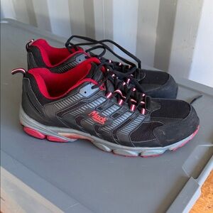 Mack Venus Work Sneaker in Black with Red Interior